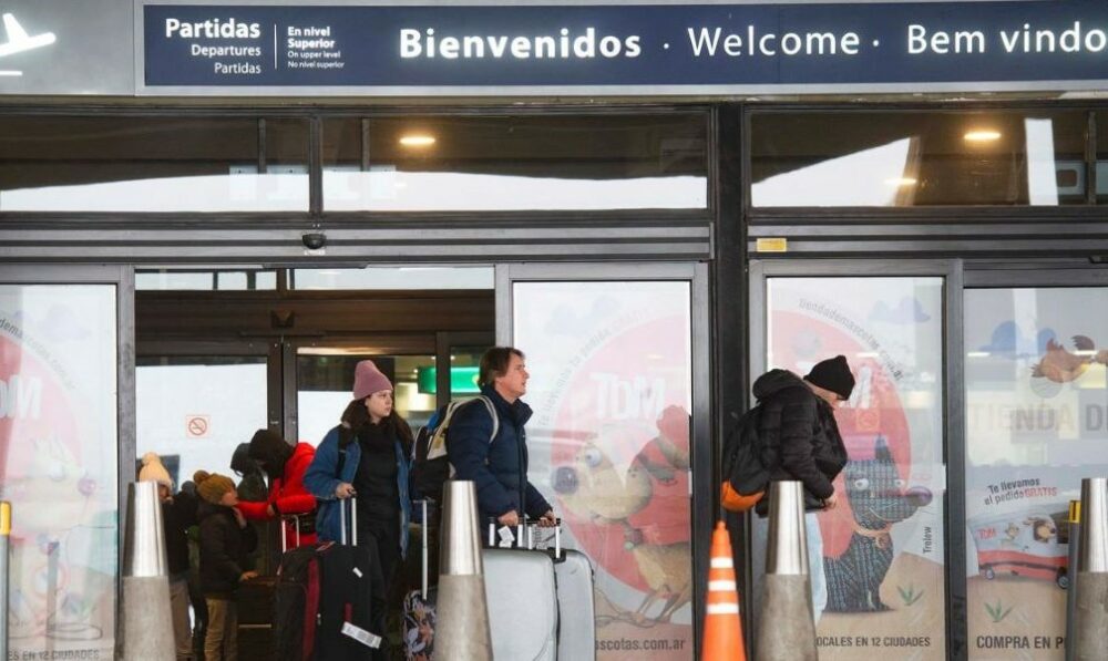 Récord histórico: más de 2,5 millones de personas viajaron en avión durante julio.