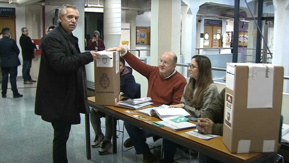 Alberto Fernández: “Siempre que se vota, Argentina se transforma en un país mejor”.