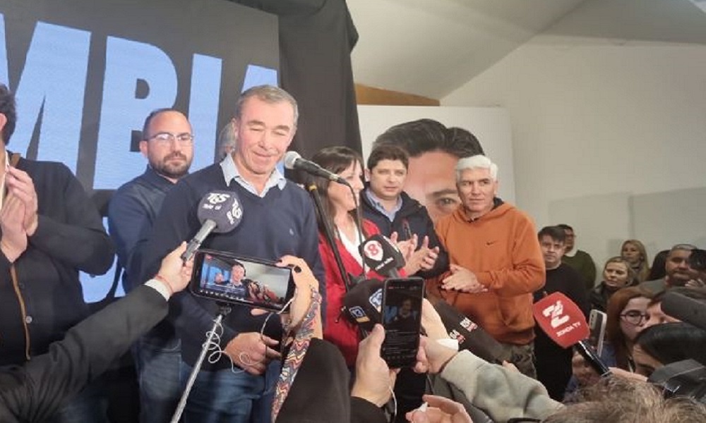 Martín en el bunker: “Vamos a trabajar para que el 23 de octubre Bullrich sea la presidenta de Argentina”.