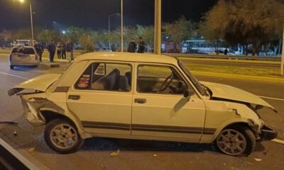 Dos autos chocaron mientras hacían picadas en plena Av. Libertador.