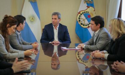 El gobernador recibió a dirigentes de la Unión Industrial Sanjuanina y Argentina Joven.