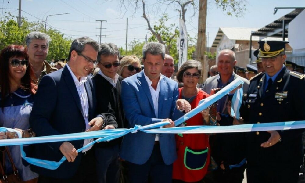 Sergio Uñac inauguró la Subcomisaría del barrio Buenaventura Luna, en Rawson.