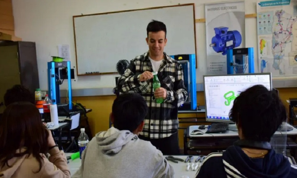 Un profesor de una escuela técnica de Bariloche fue seleccionado entre los 50 mejores docentes del mundo.