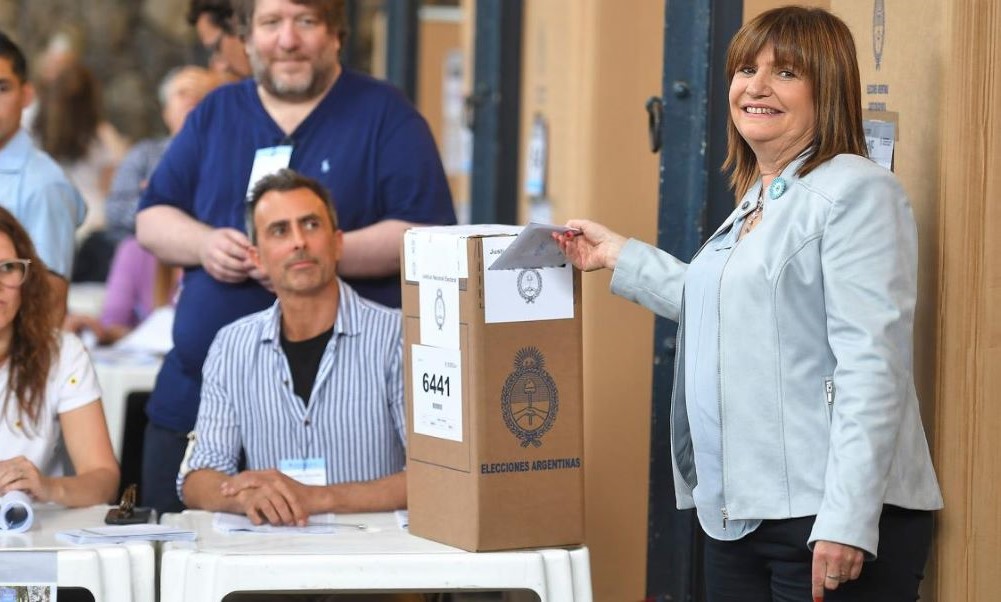 Bullrich votó en la Sociedad Rural y dijo que se imagina “festejando”.