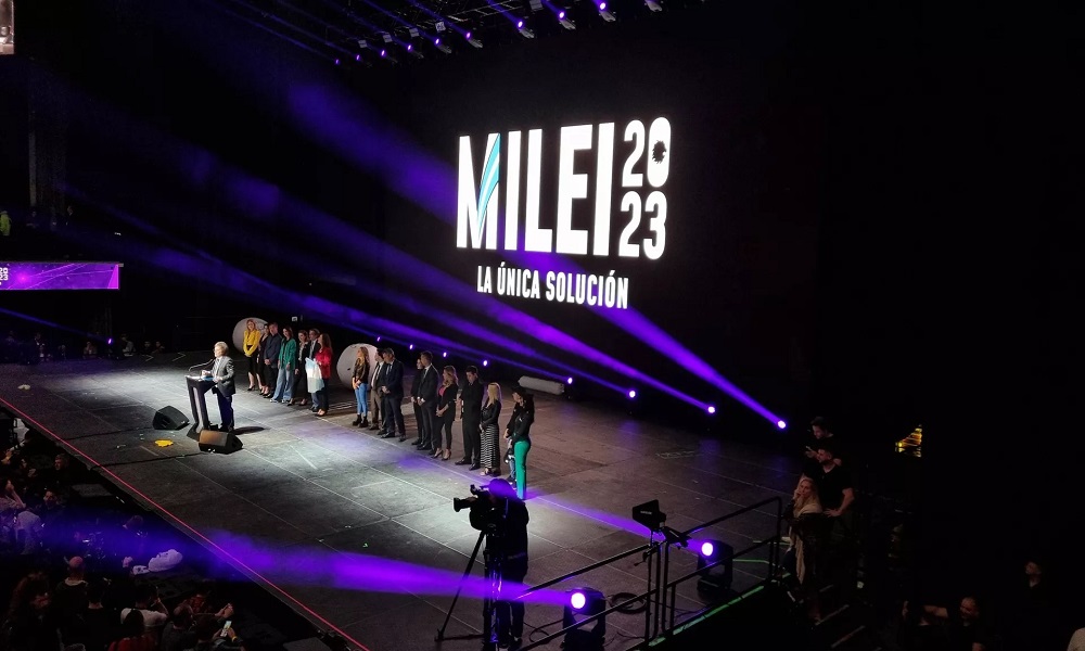 Javier Milei cerró su campaña presidencial en el Movistar Arena.