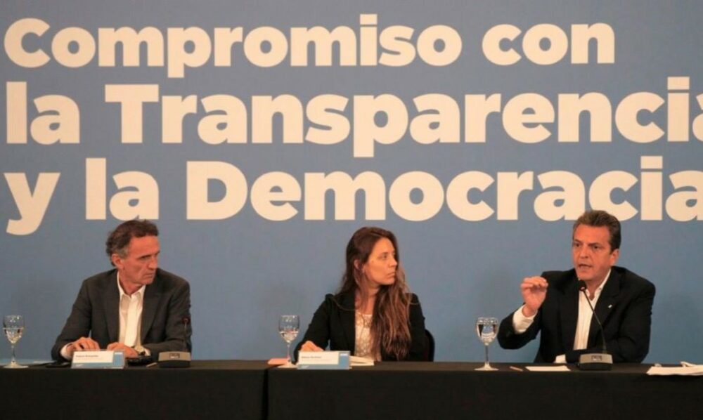 Massa: “Queremos encarar una nueva etapa en transparencia y ética de la política”.