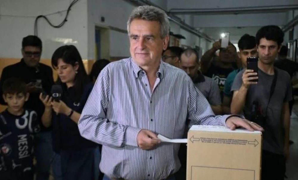 Rossi votó en Rosario y destacó el “mensaje de unidad nacional”.