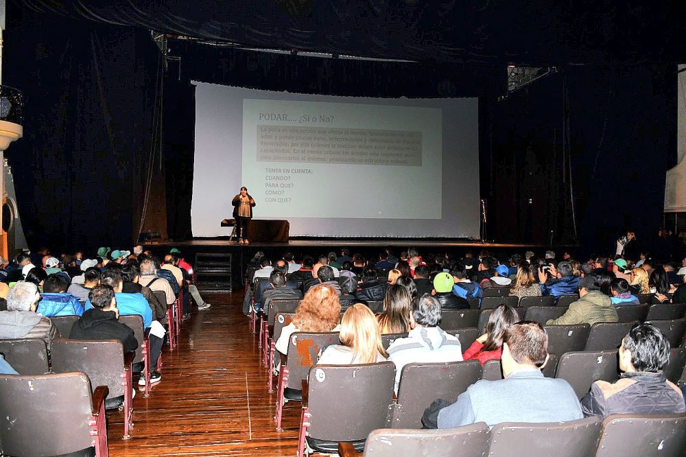 Ambiente dictó un exitoso curso sobre labores en el arbolado urbano