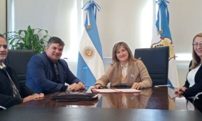 Educación firmó convenio con la Municipalidad de Sarmiento