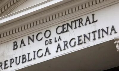 El BCRA incorpora a las tarjetas prepagas al régimen interoperable de pagos con QR.