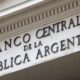 El BCRA incorpora a las tarjetas prepagas al régimen interoperable de pagos con QR.