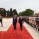 Putin llega al Gran Salón del Pueblo de Pekín para reunirse con Xi Jinping.