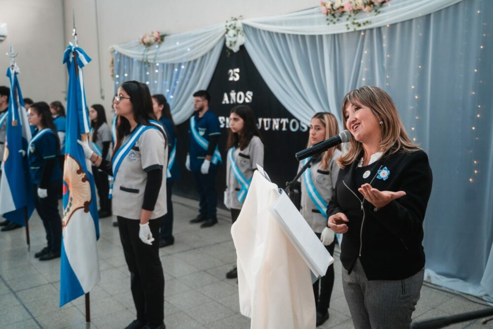 La escuela secundaria Carlos Pellegrini conmemoró su 25° aniversario