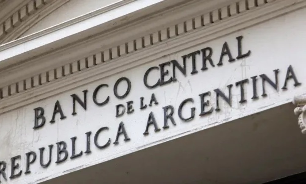 Cepo: BCRA regula emisiones de títulos y pagarés en moneda extranjera.