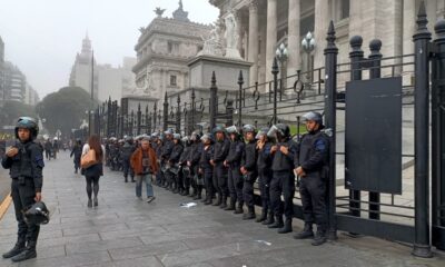 Ley Bases: las principales postales de la manifestación afuera del Congreso.