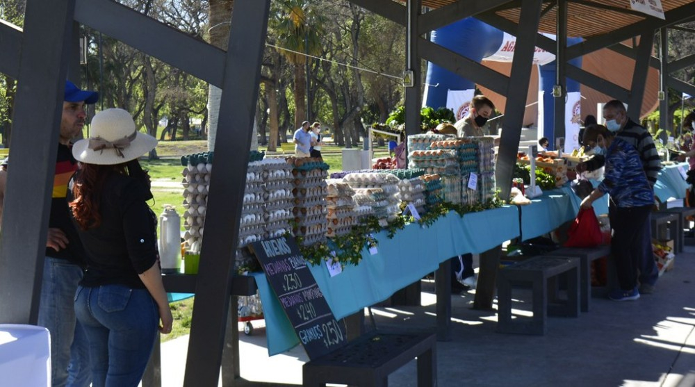 Se viene una nueva edición de la Feria Agroproductiva con stands exclusivos dedicados a la miel.