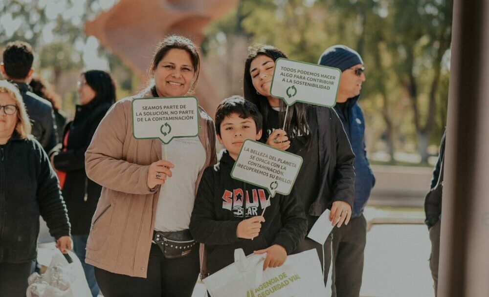 Cambio Verde juntó 12 contenedores de materiales reciclables