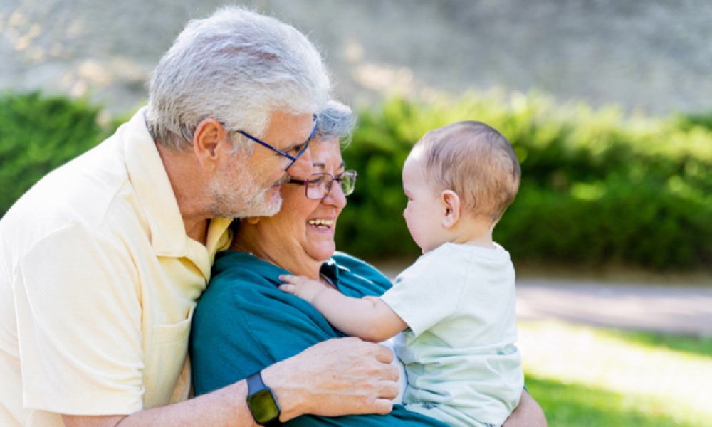 Los abuelos y adultos mayores: un tesoro de sabiduría y amor.