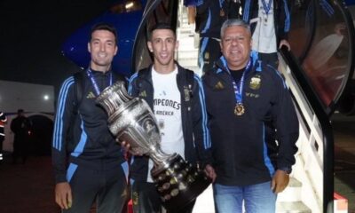 La selección argentina regresó al país tras ganar la Copa América.