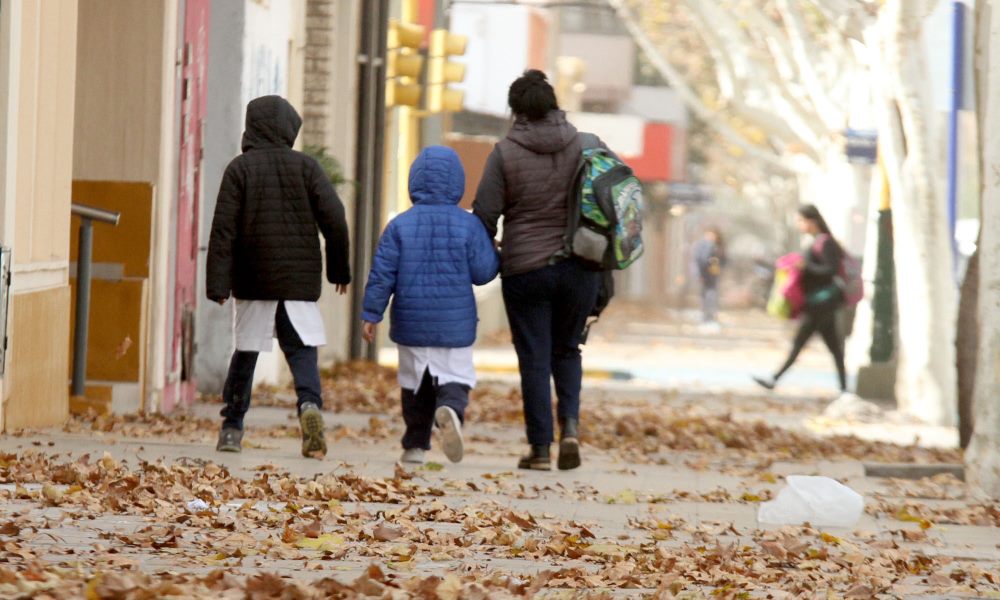 Educación suspende las clases en toda la provincia por el viento Zonda.