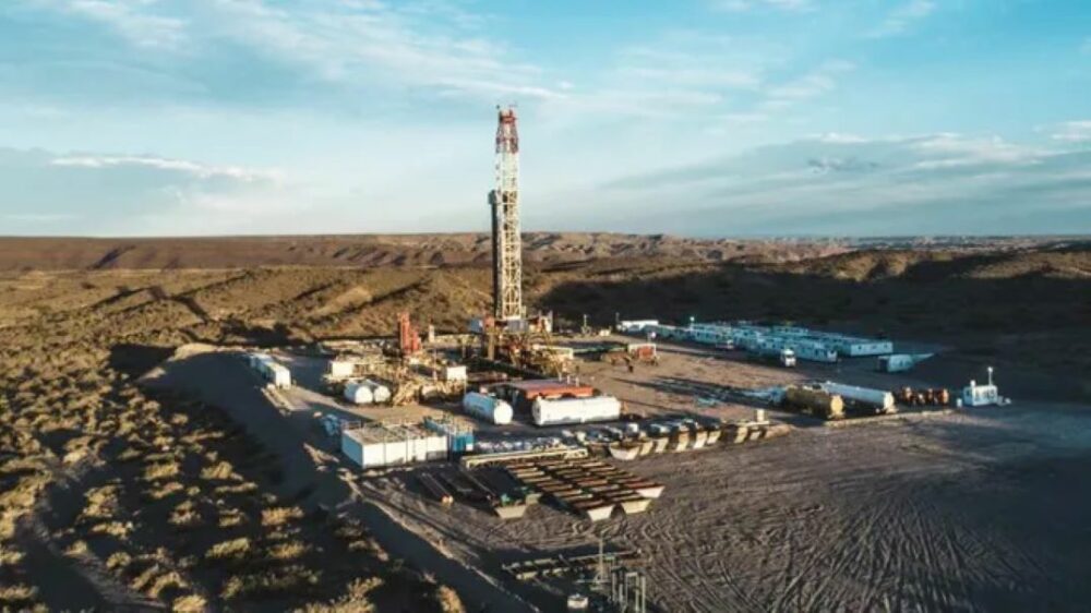 Vaca Muerta: Neuquén superó récord histórico en producción de petróleo en más de un siglo