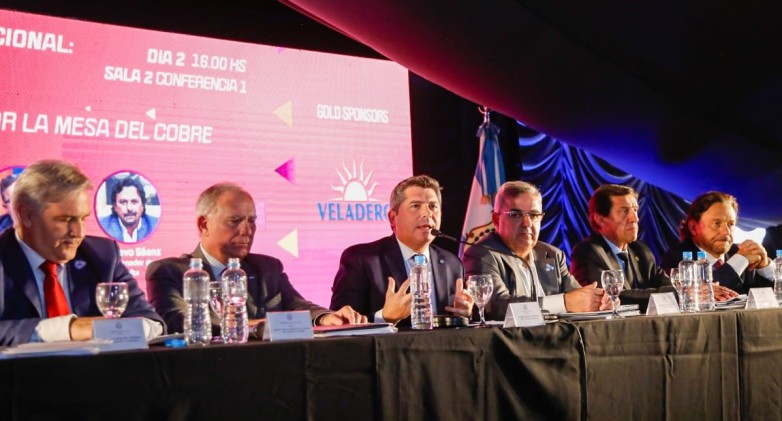 El gobernador Marcelo Orrego viaja a Londres con la Mesa del Cobre