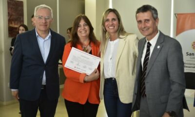 Entregan certificados a los empleados que realizaron la primera cohorte del curso de lengua de señas