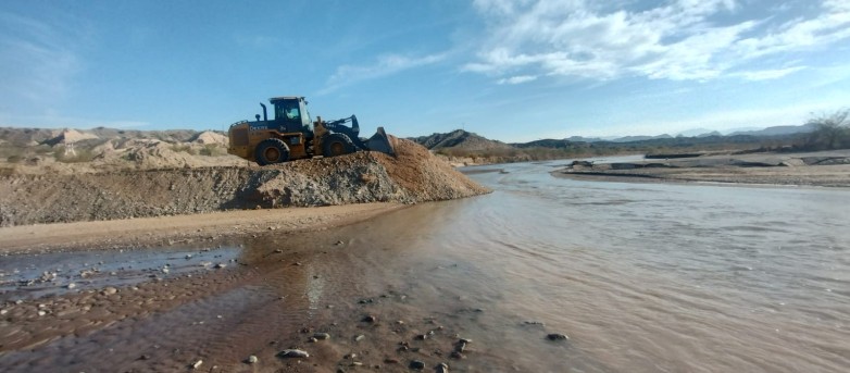 Avanzan en la rehabilitación del servicio de agua de riego en Mogna