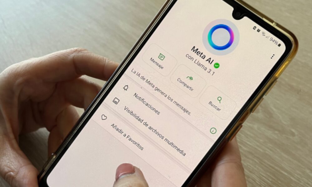 Cómo desactivar Meta AI de WhatsApp en tu teléfono celular.