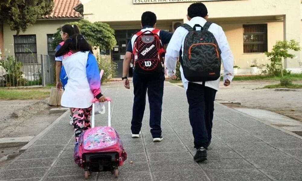 Estudiantes sanjuaninos sin clases por viento zonda.