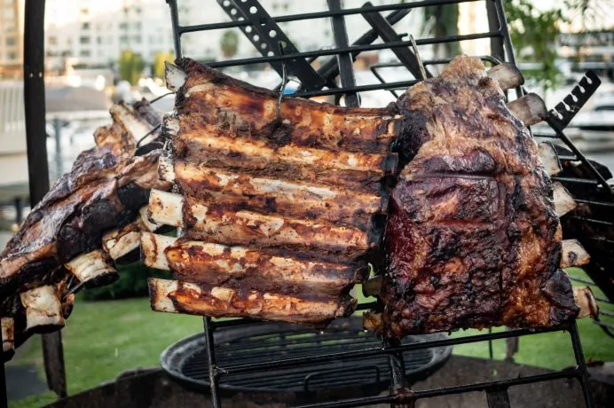 Estudios revelan que se desplomó el consumo de carne por el aumento de precios.