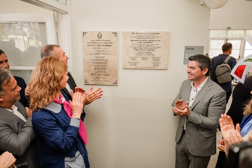 El gobernador Orrego inauguró una escuela de Nivel Inicial