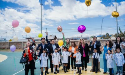 Con una suelta de globos comenzó la Semana de Educación Primaria