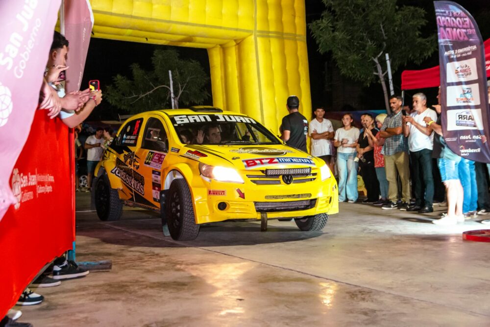 Largada Simbólica del Zonda Rally Show en el Parque de Rivadavia