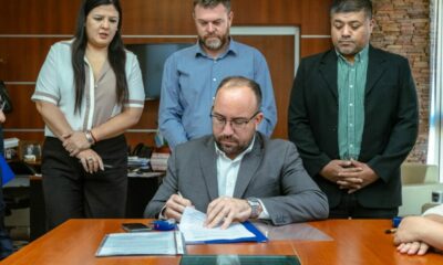 Firma de acta de intención entre la Municipalidad de Rivadavia y la Facultad de Ciencia Sociales de la UNSJ