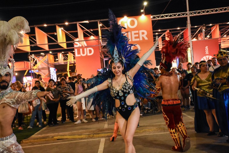 Los colores internacionales y la solidaridad brillaron en la Fiesta del Sol