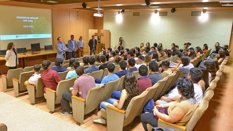 Autoridades de Salud se reunieron con los alumnos de 6 año de la medicina