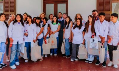 Alumnos de Marayes visitaron al gobernador Orrego