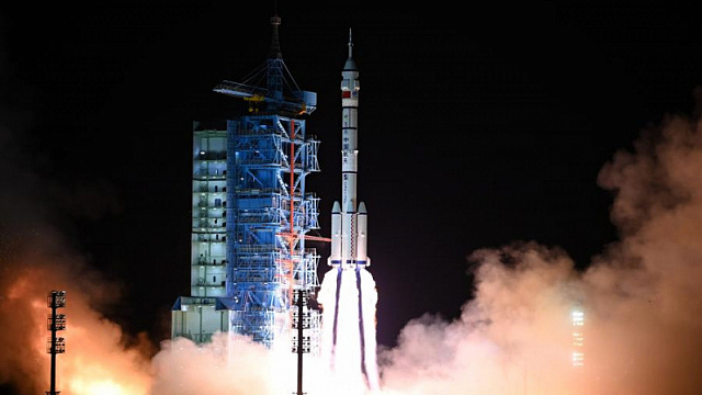 China lanza con éxito la nave espacial Shenzhou-19 en órbita