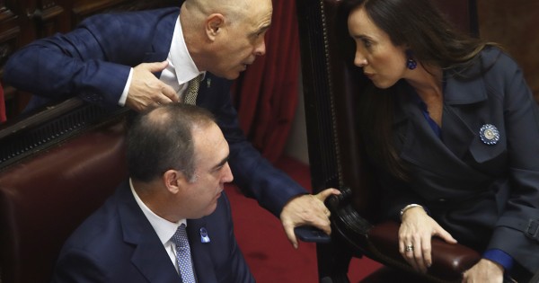 Golpe político: El peronismo, gobernadores y la Rosada quieren sacarle a Villarruel el control del Senado