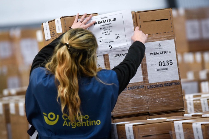 El Gobierno anunció la desregulación del servicio postal, pieza clave para las elecciones