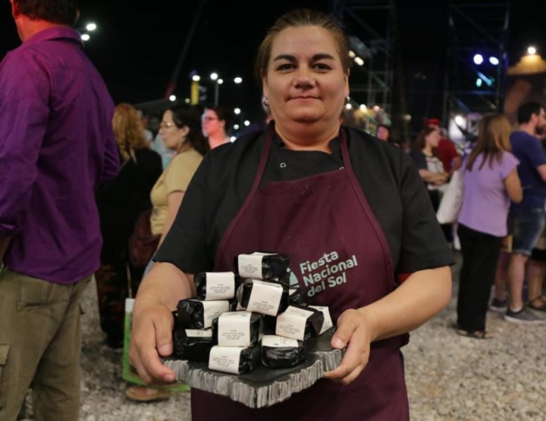 La espectacular peña del stand «Mi querido San Juan»