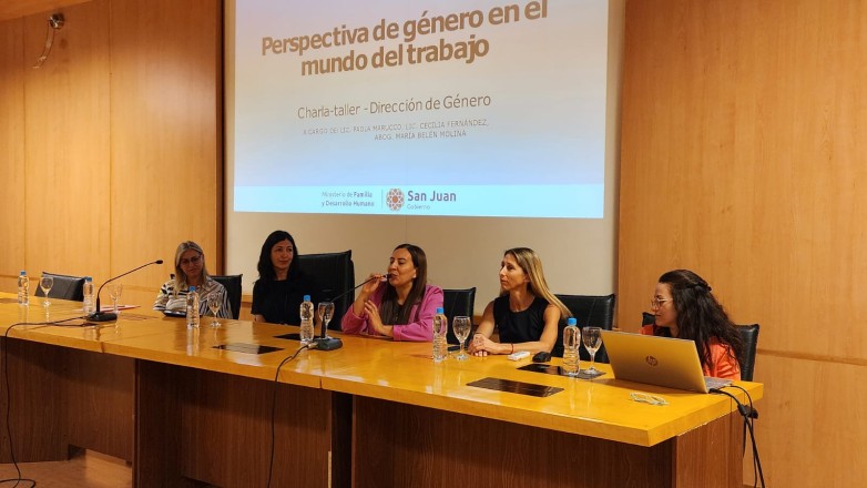 Exponen sobre violencia de género en el ámbito laboral