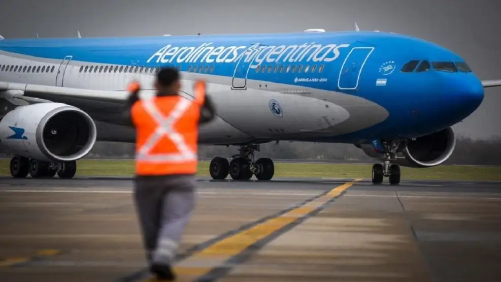 Aerolíneas Argentinas y los gremios, mucho más cerca de un acuerdo definitivo