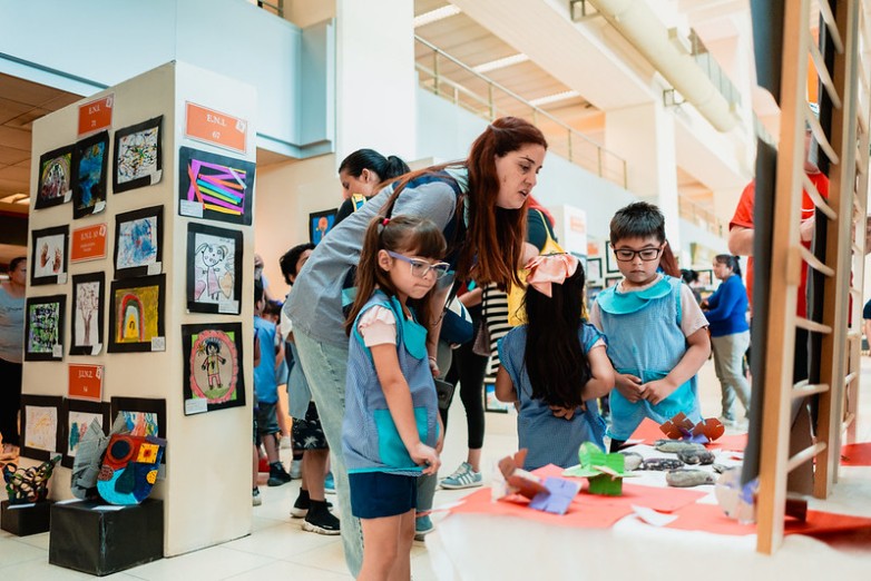 Colores y arte en una muestra de alumnos de Nivel Inicial