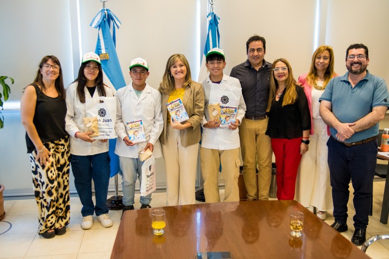 Se presentó el libro de cuentos que escribieron alumnos de Jáchal