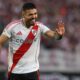 River, bajo el diluvio, desató una catarata ofensiva en un partido que tuvo un arbitraje insólito