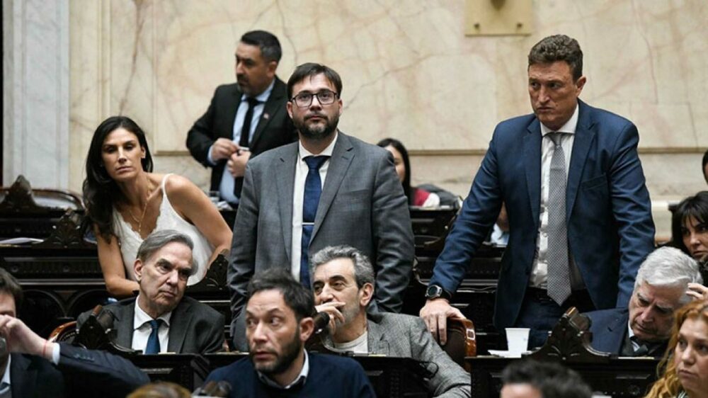 Diputados: la rosca por el presupuesto logró postergar el debate de los DNU y Milei le gana una batalla a los gobernadores