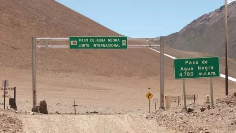 Agua Negra: un derrumbe obligó a cerrar el paso por San Juan a Chile