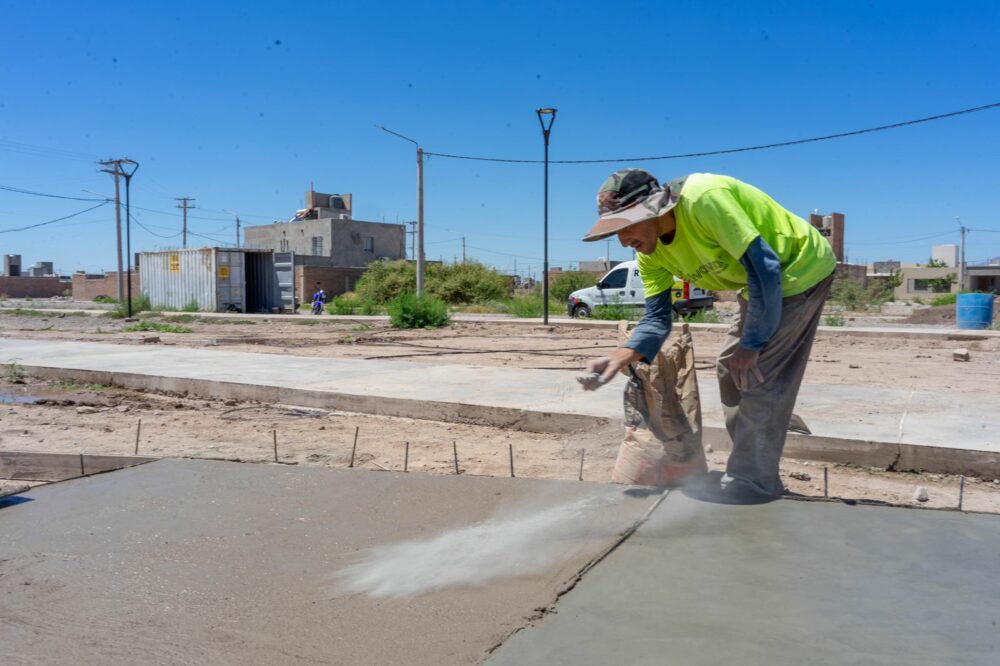 Rivadavia sigue creciendo: avanzan las obras en la Plaza del Barrio Jardines del Oeste